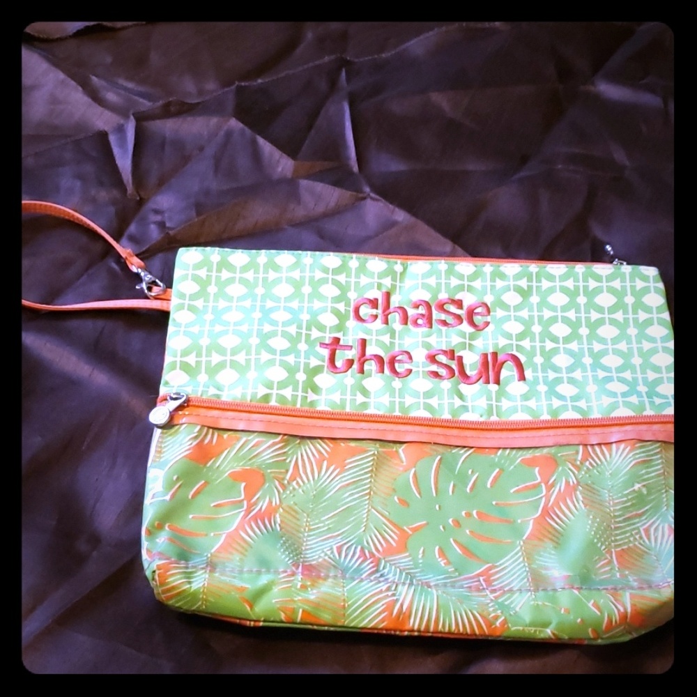 Water resistant beach bag